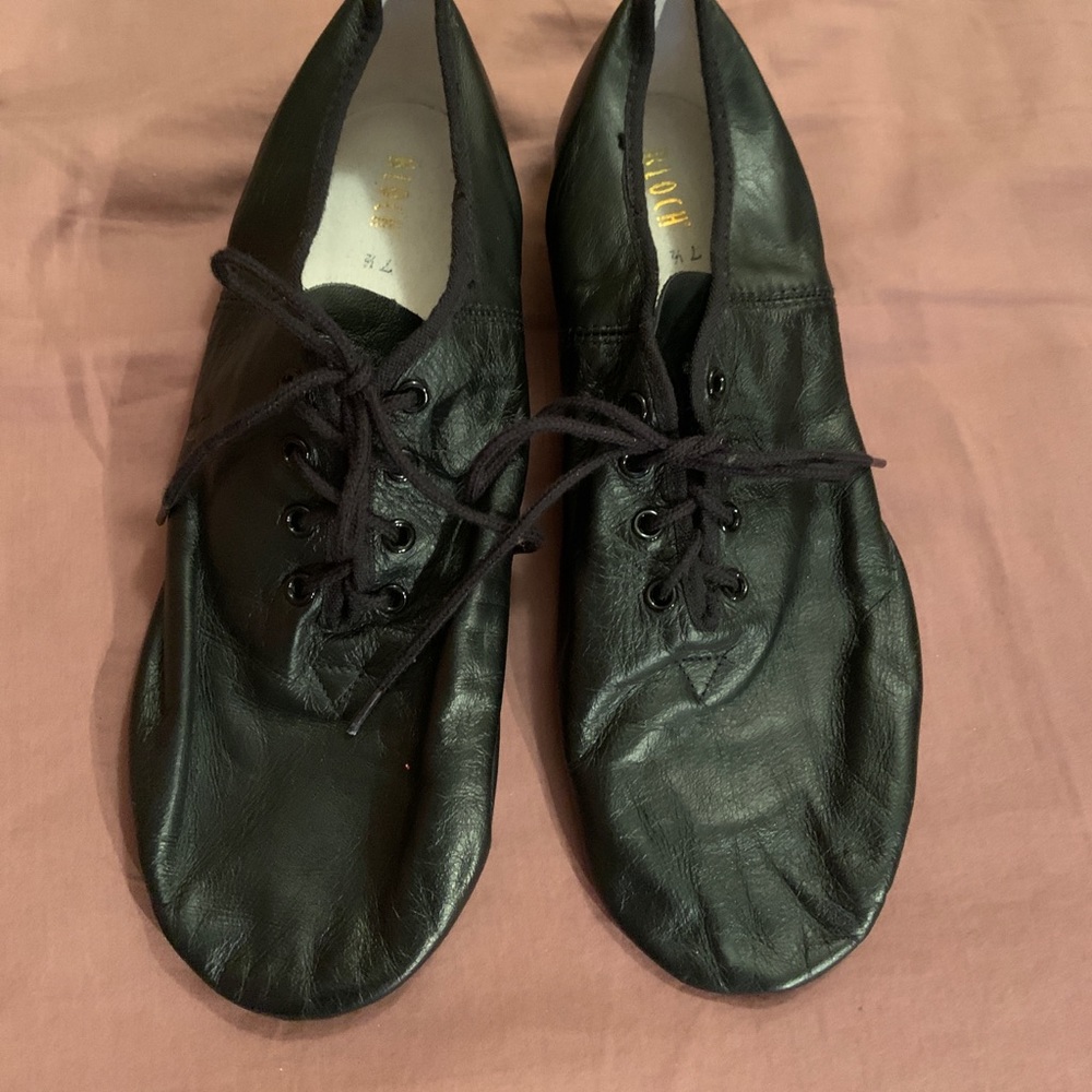 Block black jazz shoes